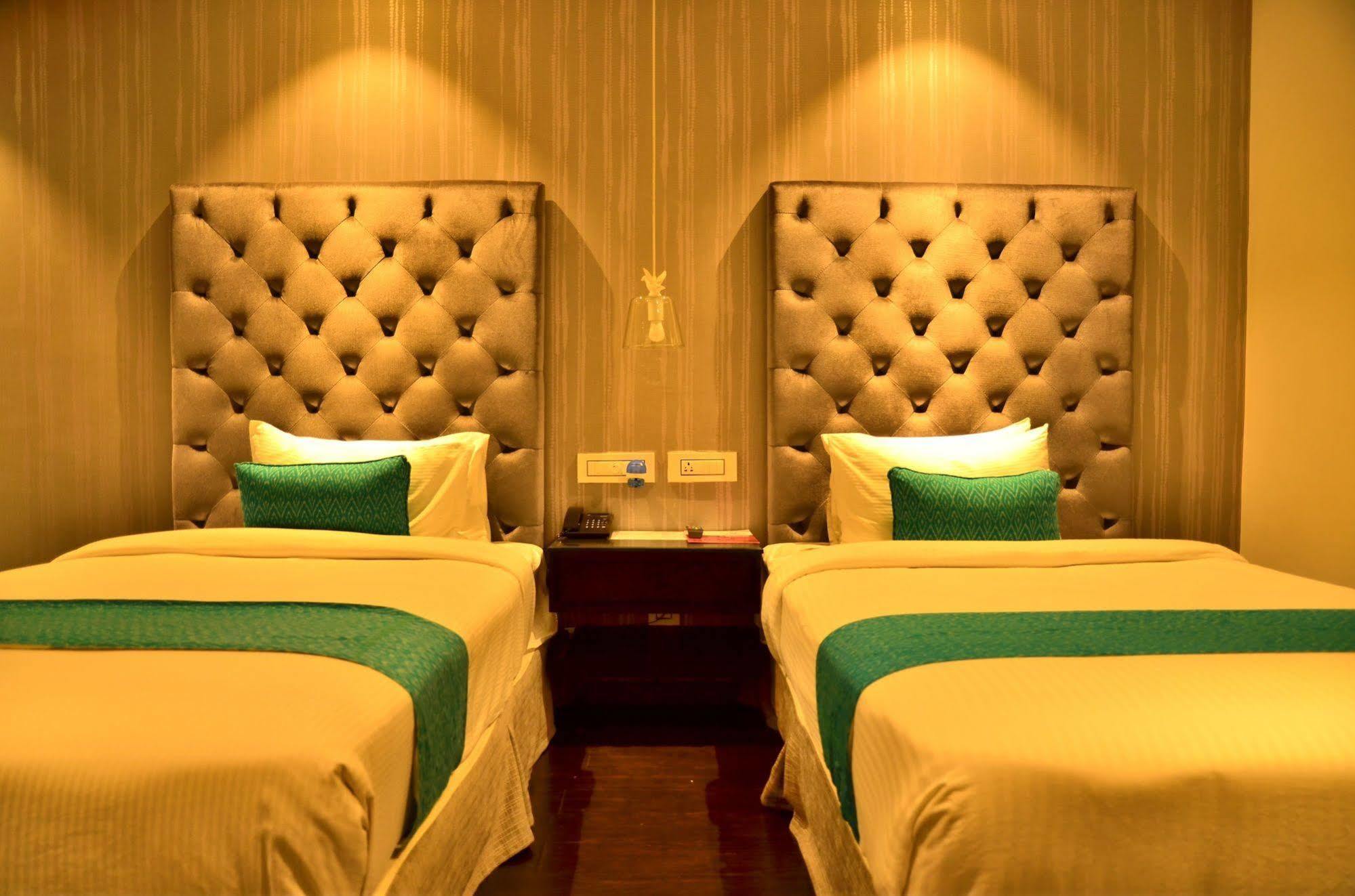 Hotel Deccan Serai, Hitec City, Hyderabad Exterior foto
